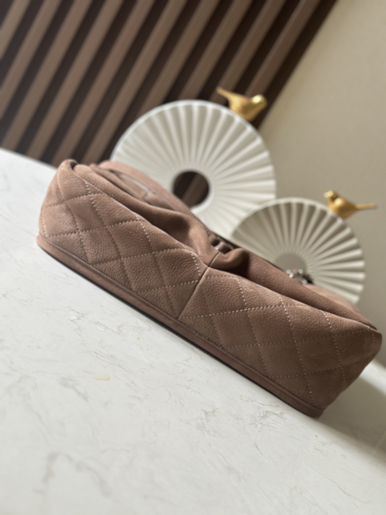 CHANEL 高仿絨面菱格口蓋包 經典雙C扣 棕色優雅手提肩背兩用款｜歐美奢侈品精品推薦