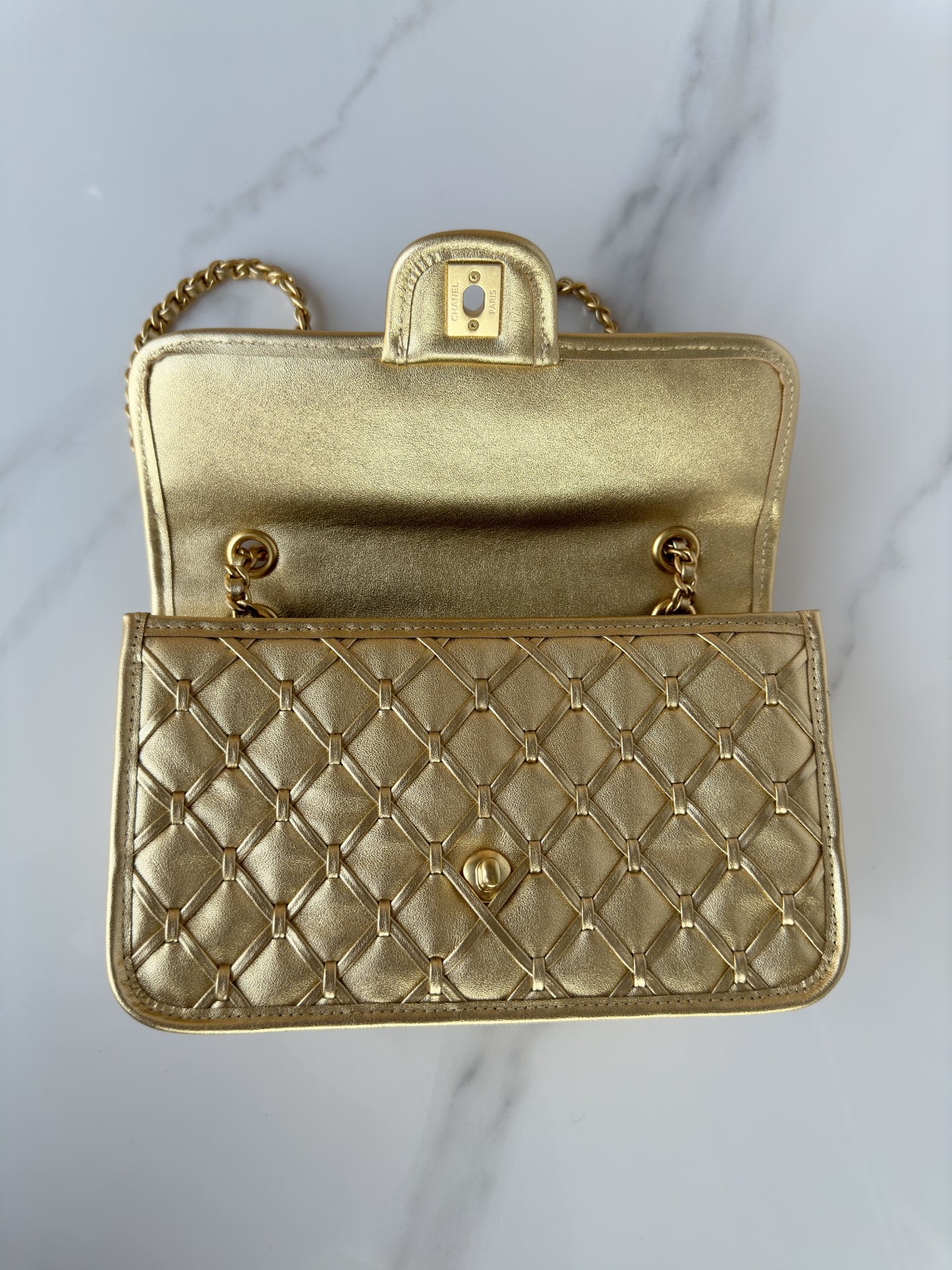 CHANEL 高仿金色菱格迷你鏈條包 雙C扣華麗造型 亮眼派對必備款｜歐美奢侈品精品推薦