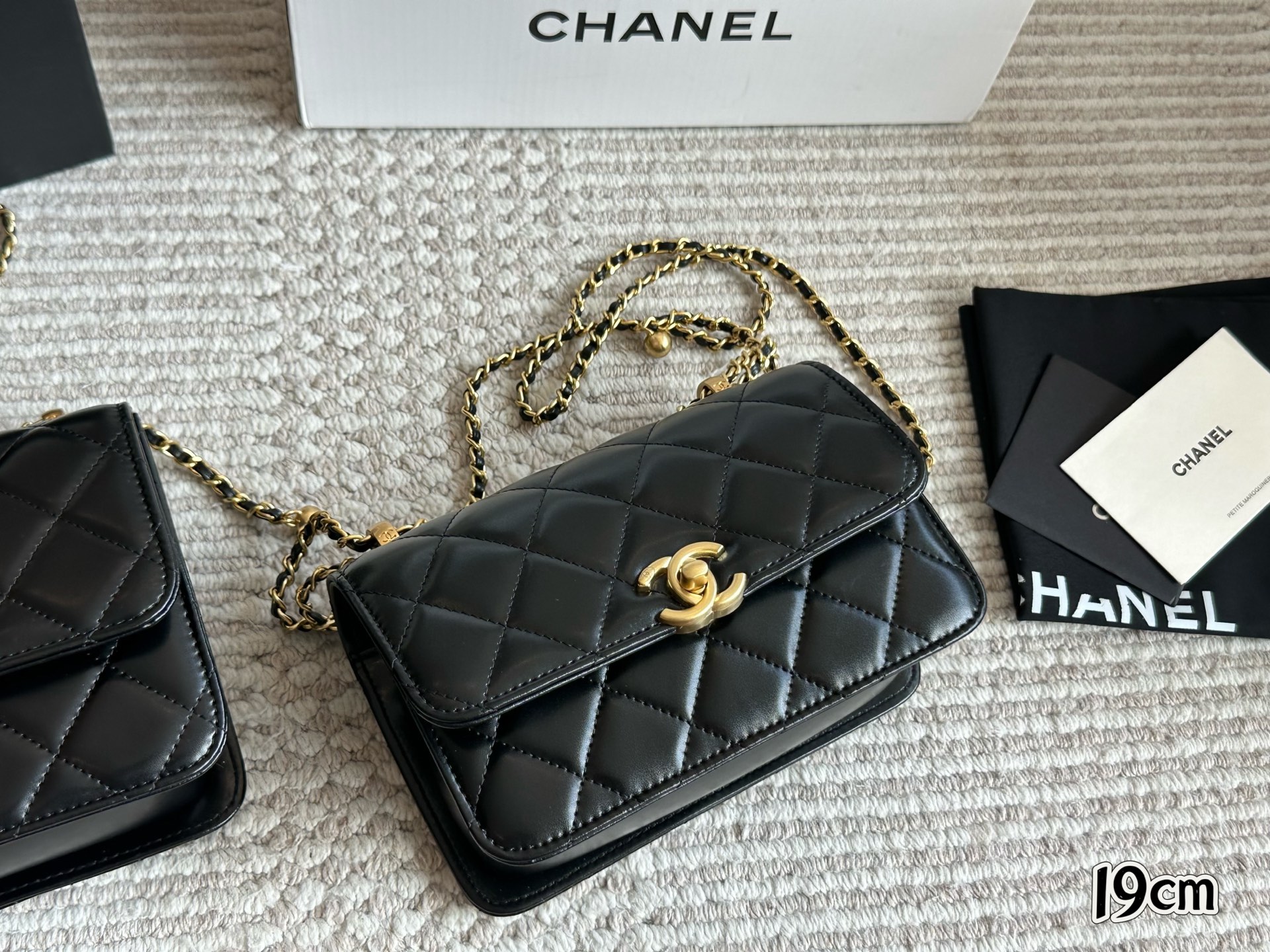 CHANEL高仿經典口蓋包19cm 女士鏈條包奢華復古氣質百搭款｜歐美奢侈品精品推薦