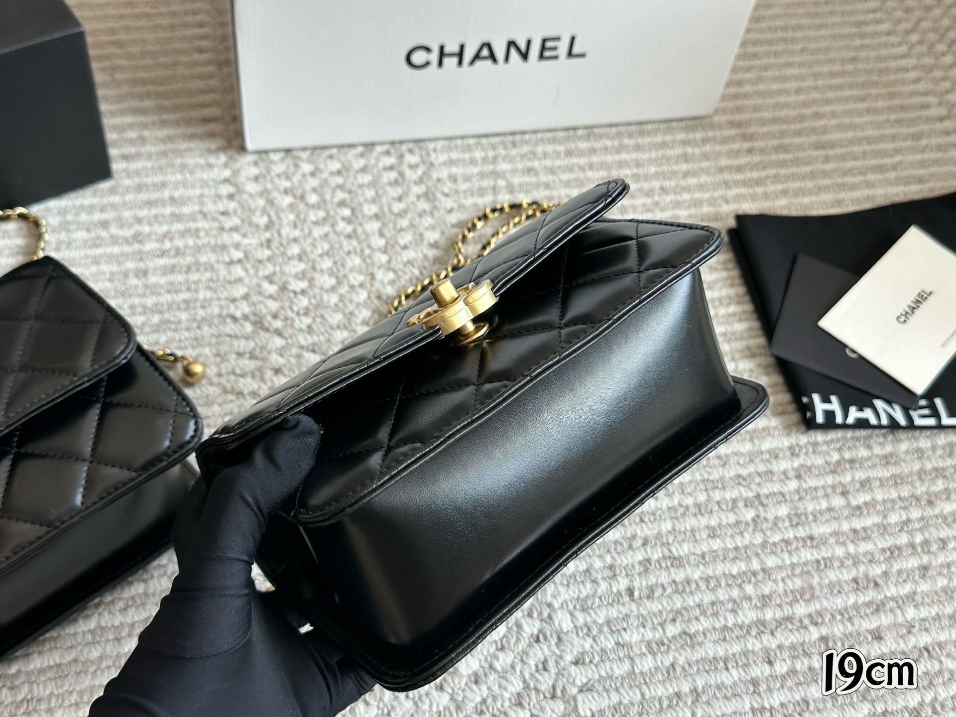 CHANEL高仿經典口蓋包19cm 女士鏈條包奢華復古氣質百搭款｜歐美奢侈品精品推薦