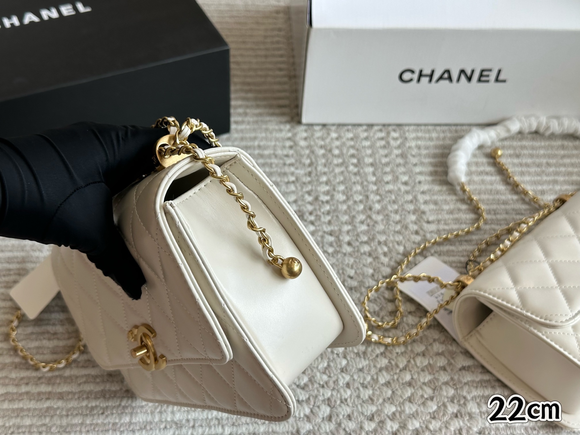 CHANEL高仿經典口蓋包22cm 女士米白鏈條包優雅百搭復古奢華款｜歐美奢侈品精品推薦