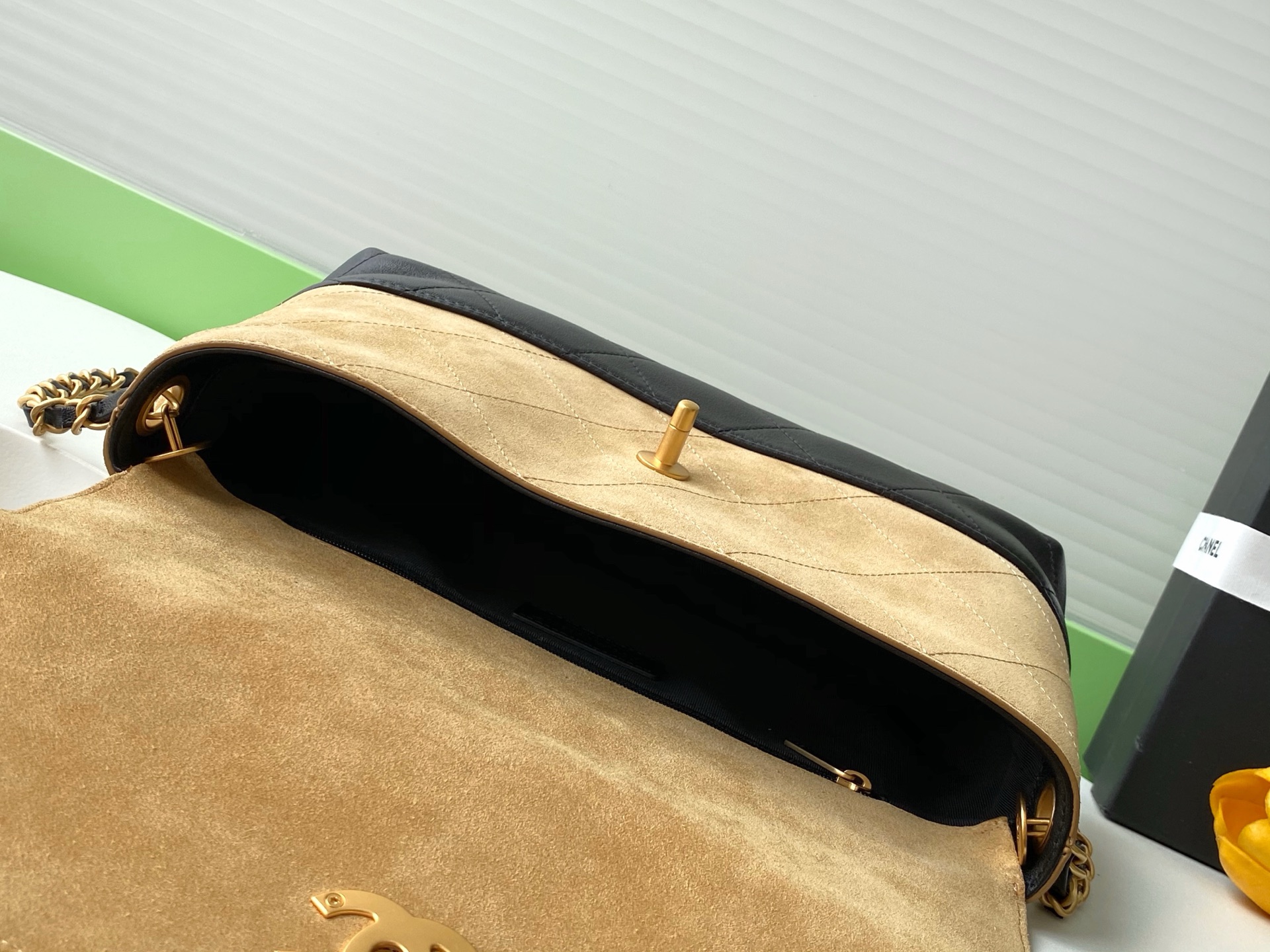 CHANEL 一比一 拼色手提口蓋包 羊絨皮拼牛皮設計｜歐美奢侈品精品推薦