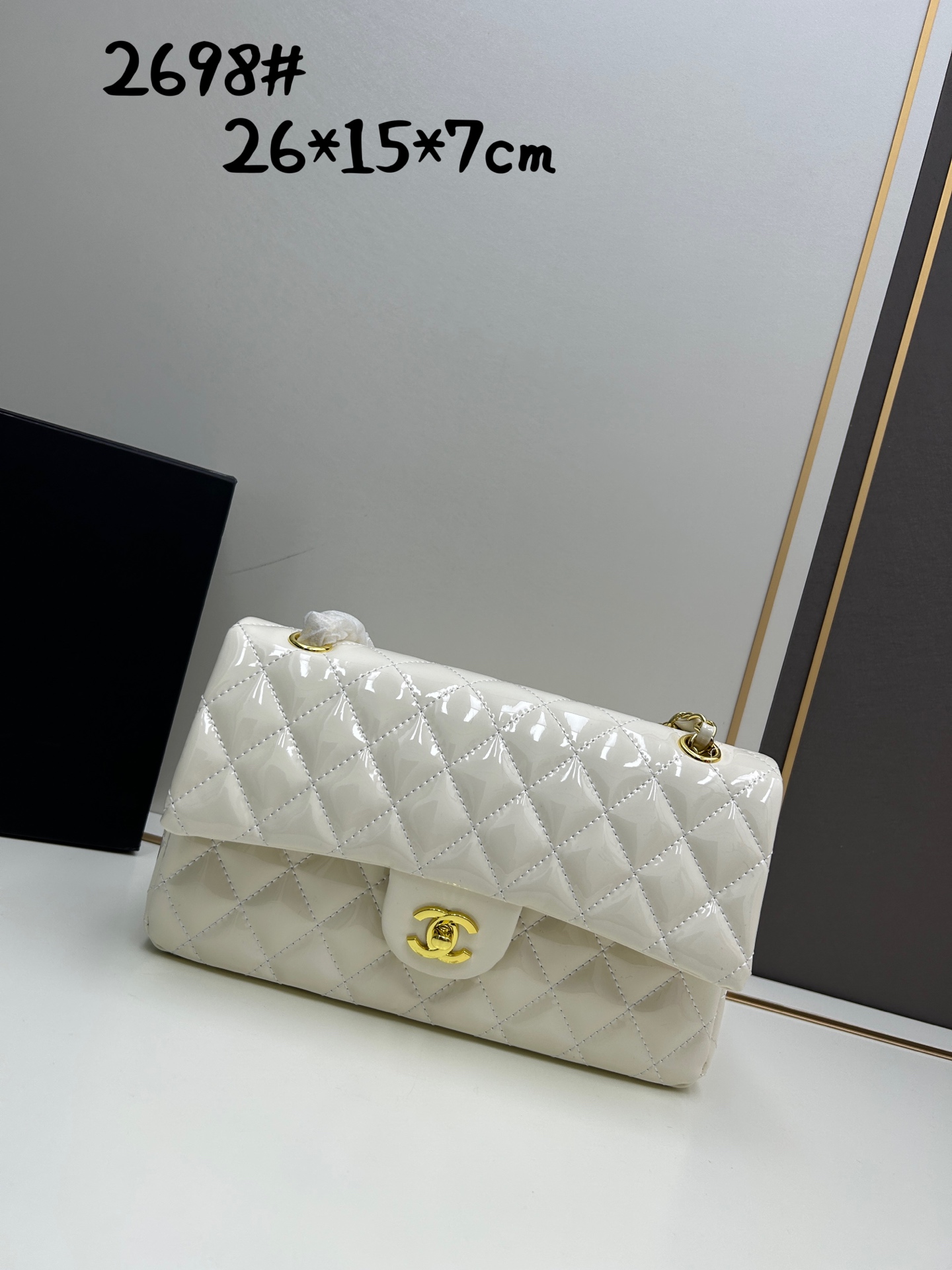 CHANEL 高仿 Classic Flap 白色漆皮口蓋包 金色雙C精緻點綴｜歐美奢侈品精品推薦