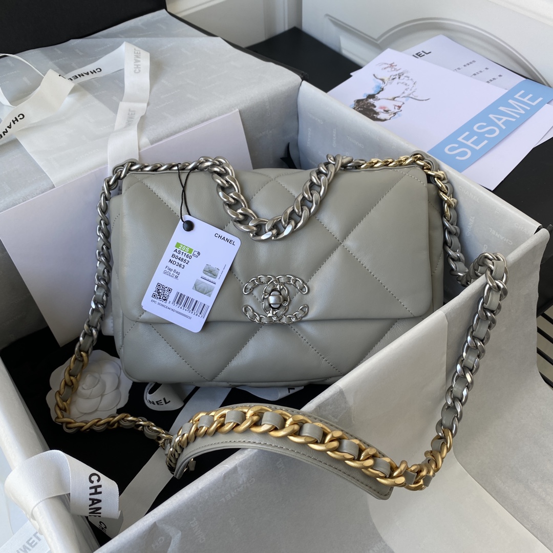 CHANEL 高仿 19 系列口蓋包 灰色羊皮鏈條設計｜歐美奢侈品精品推薦