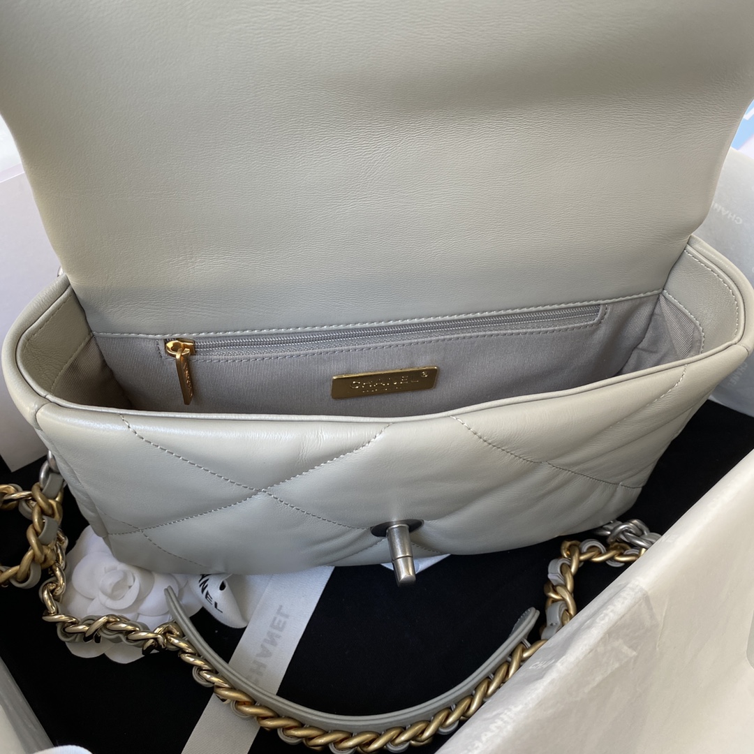 CHANEL 高仿 19 系列口蓋包 灰色羊皮鏈條設計｜歐美奢侈品精品推薦