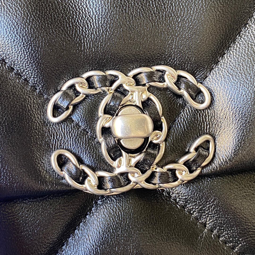 CHANEL 高仿 19 系列黑色口蓋包 金銀鏈條設計｜歐美奢侈品精品推薦