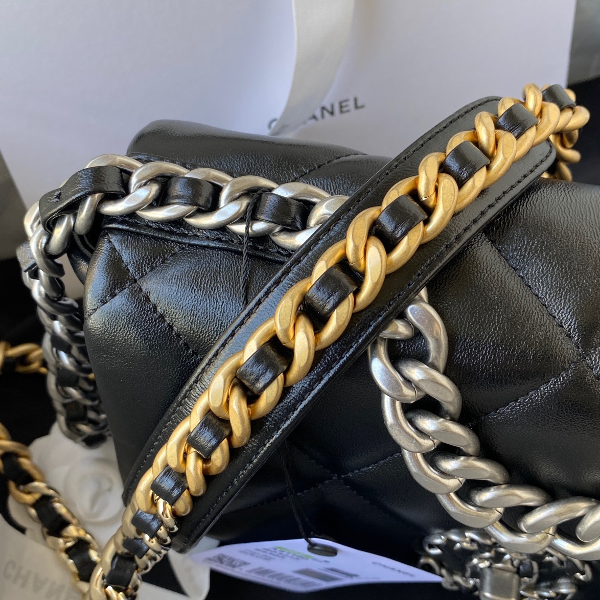 CHANEL 高仿 19 系列黑色口蓋包 金銀鏈條設計｜歐美奢侈品精品推薦