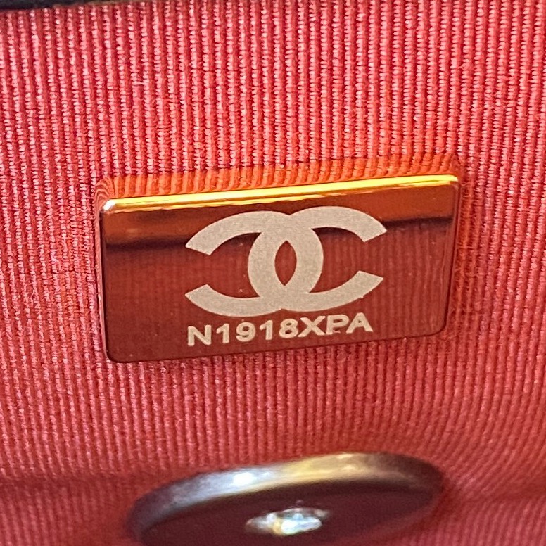 CHANEL 高仿 19 系列黑色口蓋包 金銀鏈條設計｜歐美奢侈品精品推薦