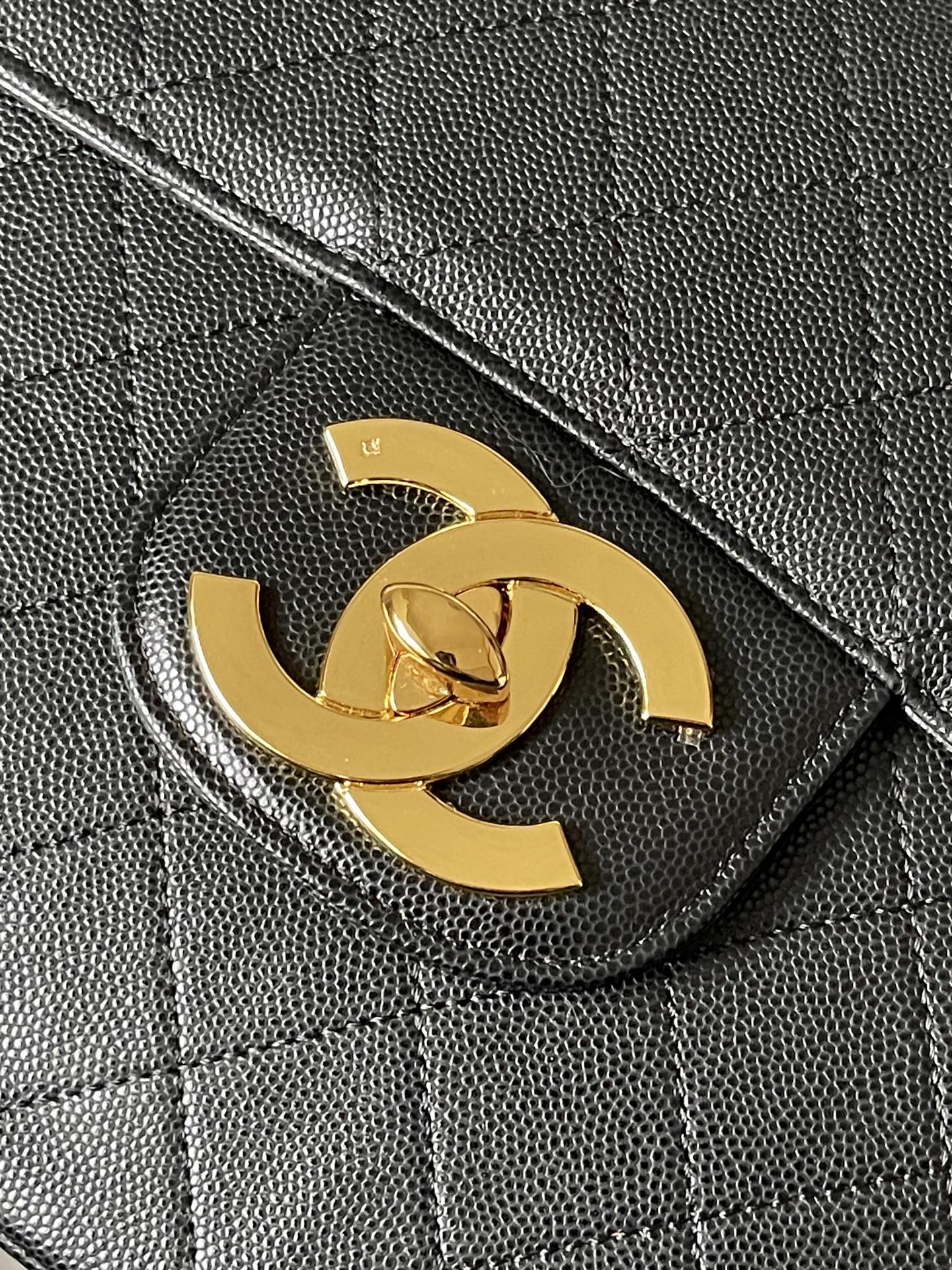 CHANEL 高仿復古金扣菱格鏈條包 黑色翻蓋通勤手袋｜歐美奢侈品精品推薦