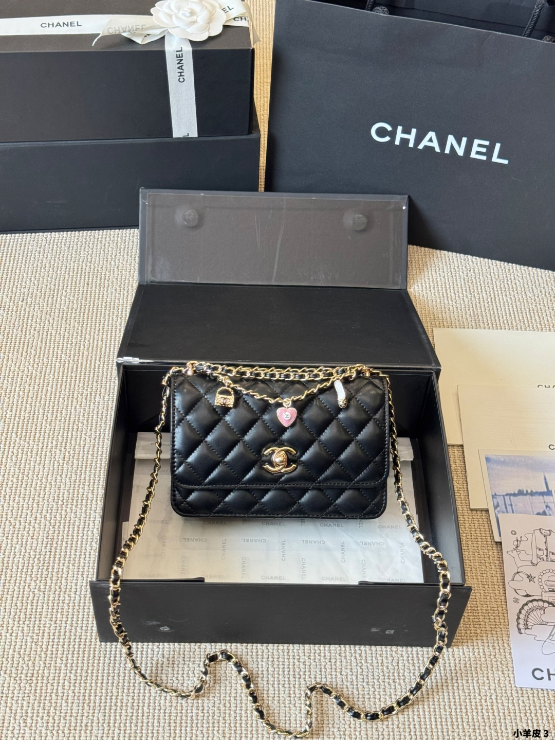 Chanel 高仿黑色小羊皮掛飾鏈條迷你單肩包｜歐美奢侈品精品推薦