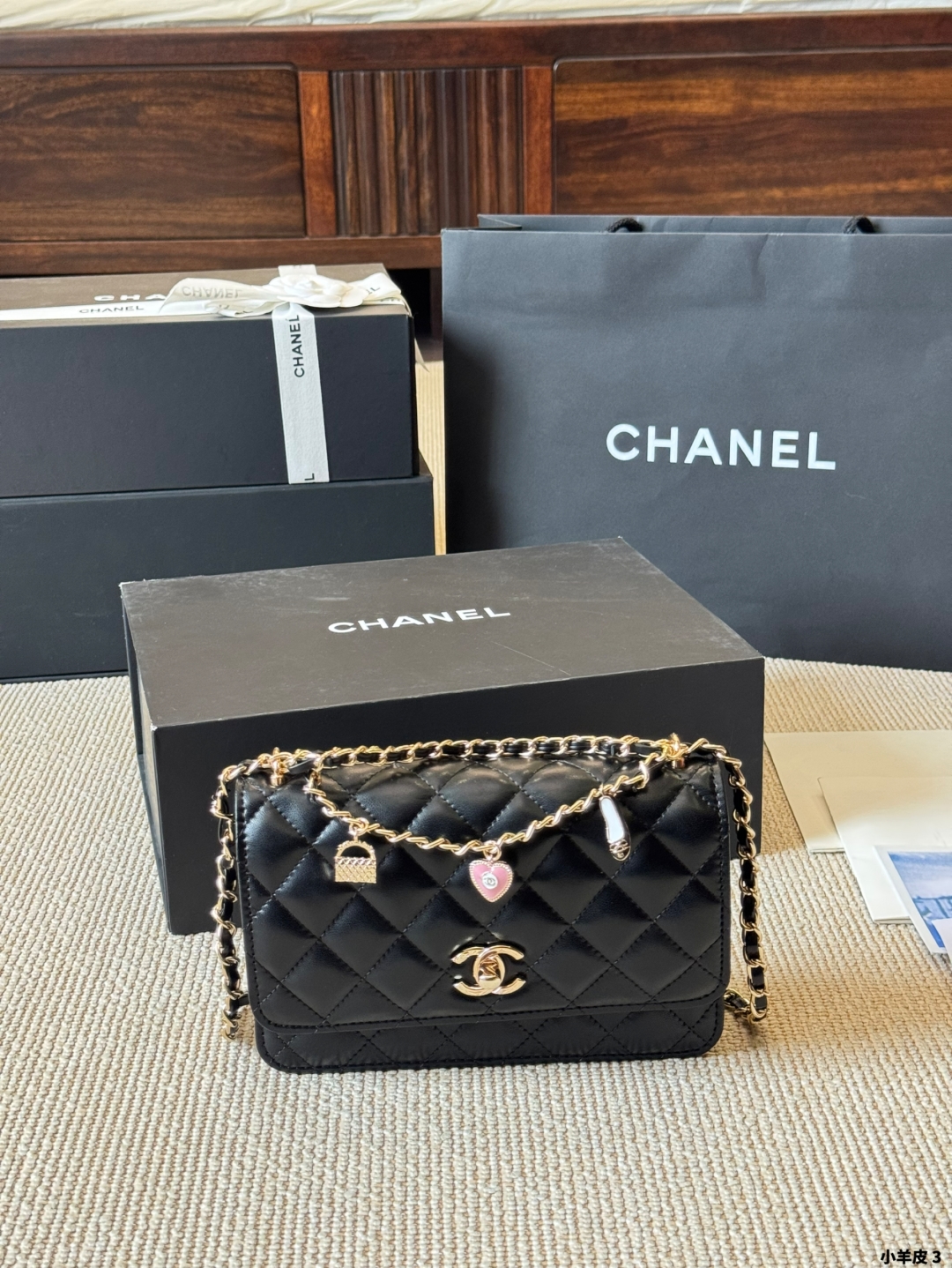 Chanel 高仿黑色小羊皮掛飾鏈條迷你單肩包｜歐美奢侈品精品推薦