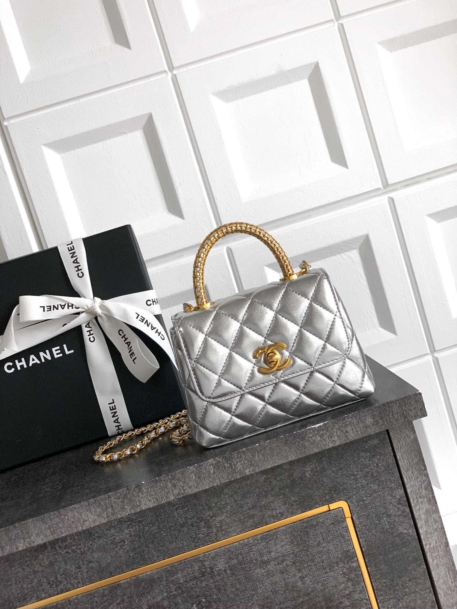 CHANEL 原單銀色手提迷你菱格包 金屬光澤鏈條斜背輕奢款｜歐美奢侈品精品推薦