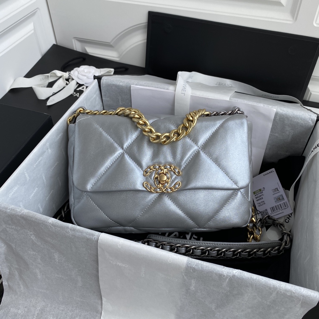 CHANEL 一比一 19 系列銀灰羊皮菱格鏈條包 典雅氣質款