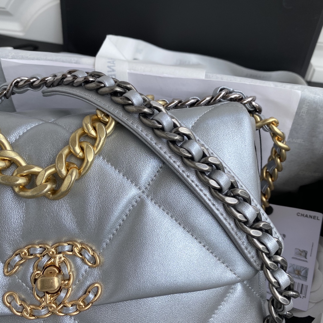 CHANEL 一比一 19 系列銀灰羊皮菱格鏈條包 典雅氣質款｜歐美奢侈品精品推薦