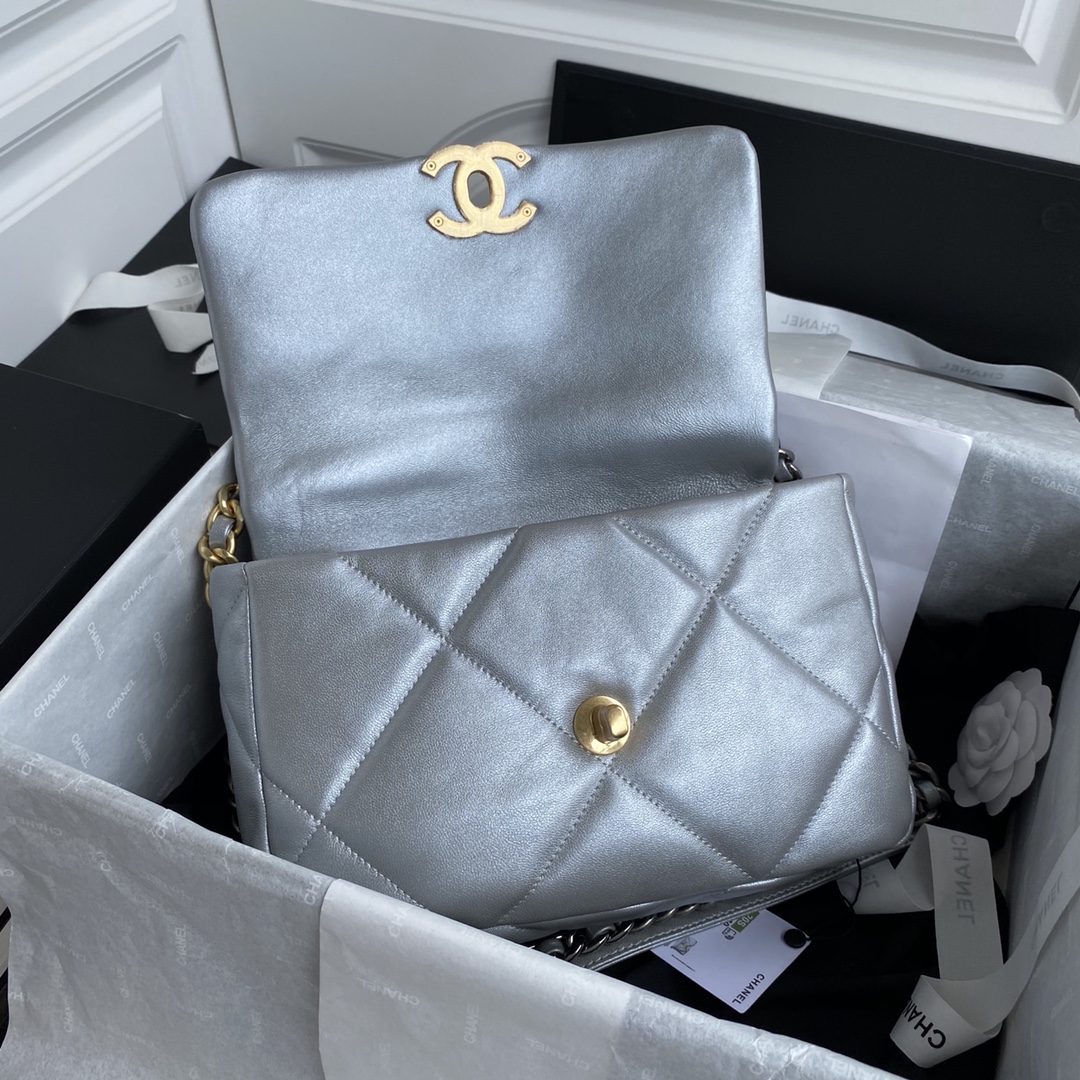 CHANEL 一比一 19 系列銀灰羊皮菱格鏈條包 典雅氣質款｜歐美奢侈品精品推薦