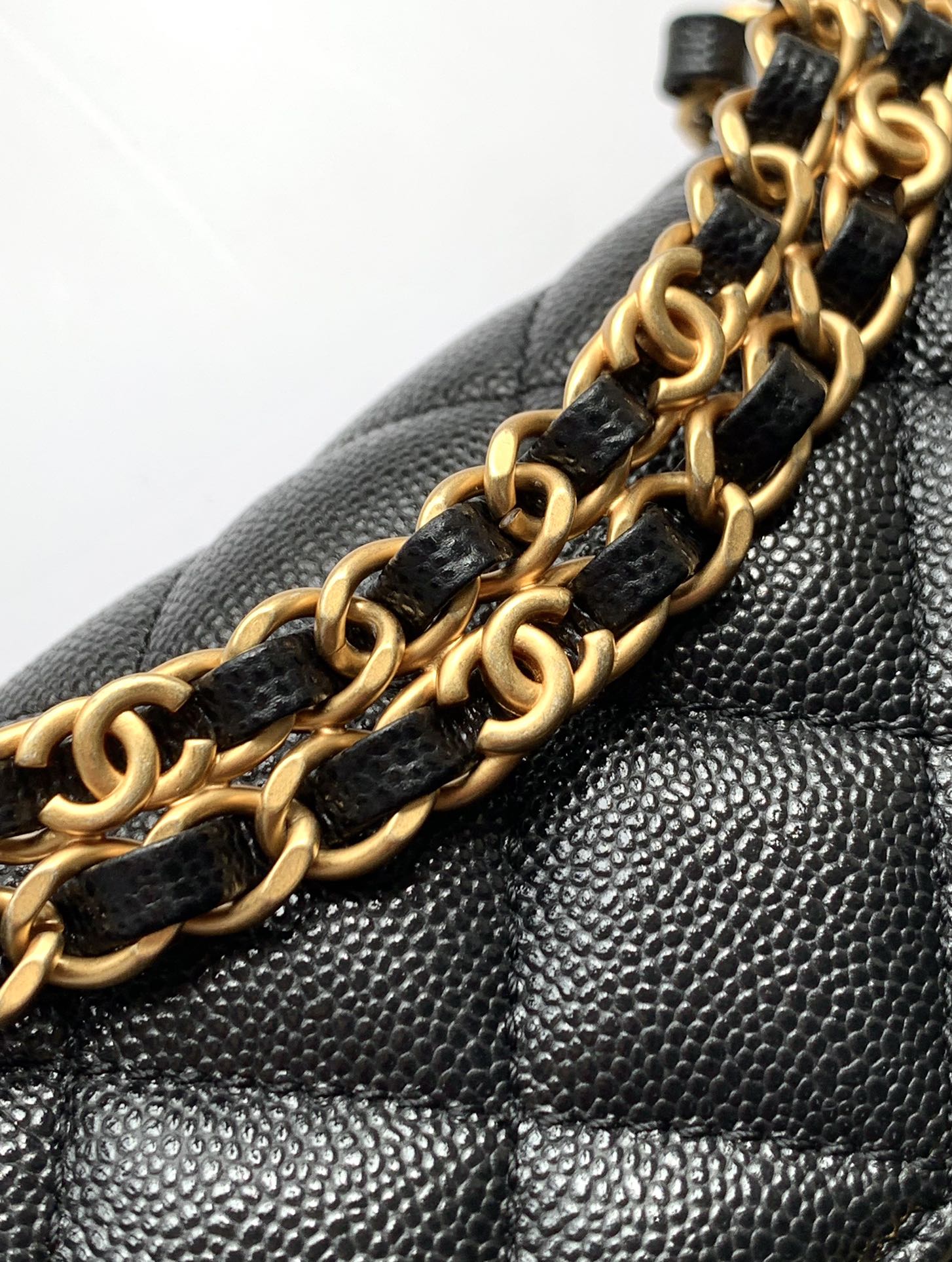 CHANEL 高仿經典方形鏈條包 黑色金扣小牛皮肩背包｜歐美奢侈品精品推薦