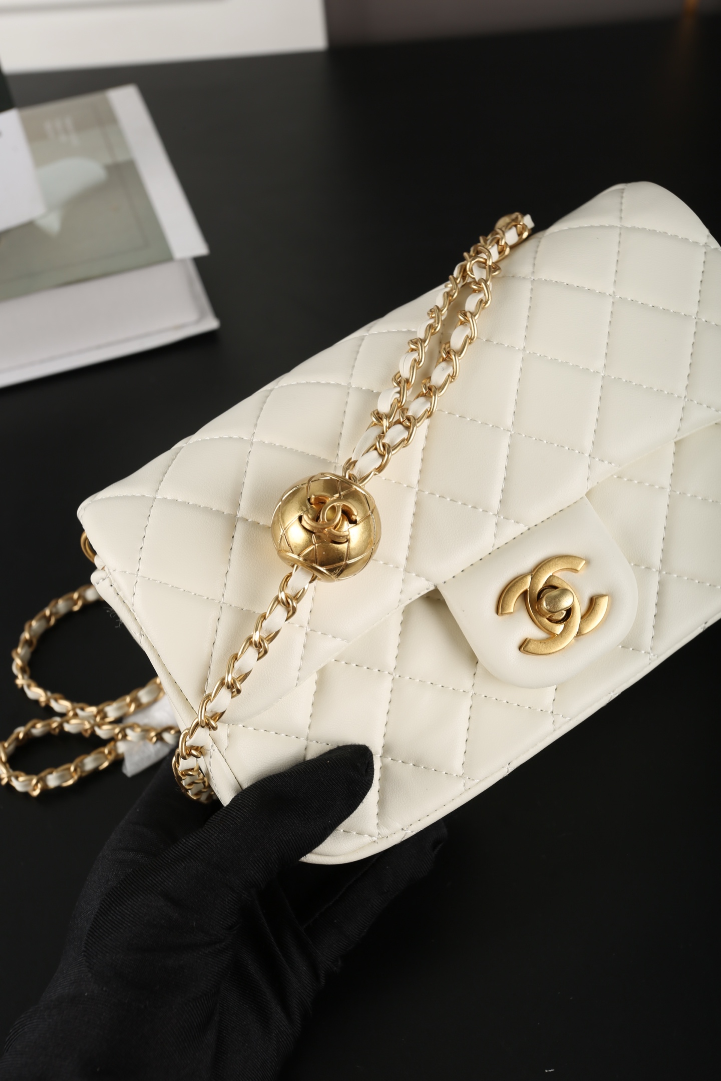 CHANEL 精品仿製CF小金球鏈條包 白色菱格迷你款斜背包｜歐美奢侈品精品推薦