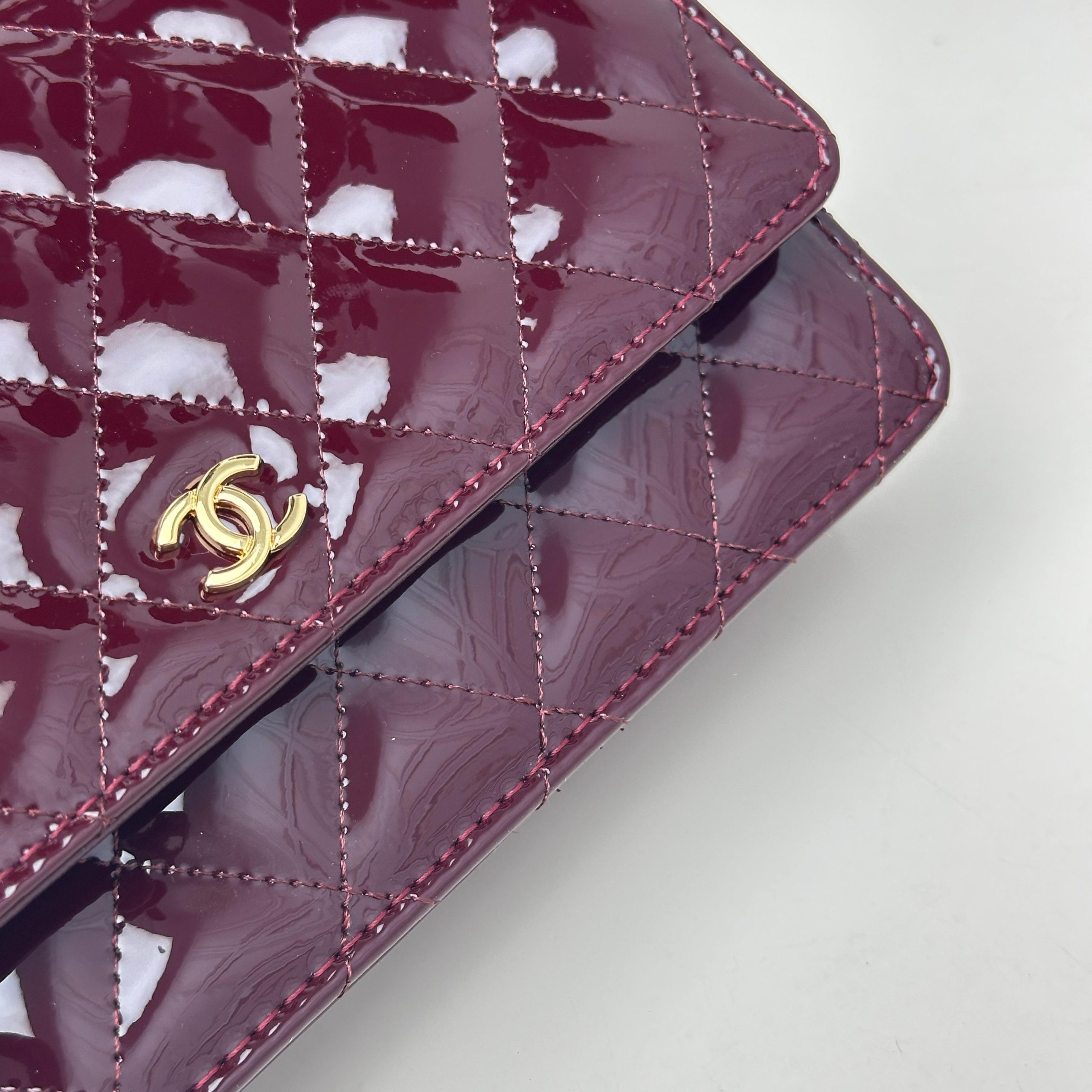 CHANEL 原單亮面酒紅鏈條WOC包 漆皮菱格翻蓋小包｜歐美奢侈品精品推薦
