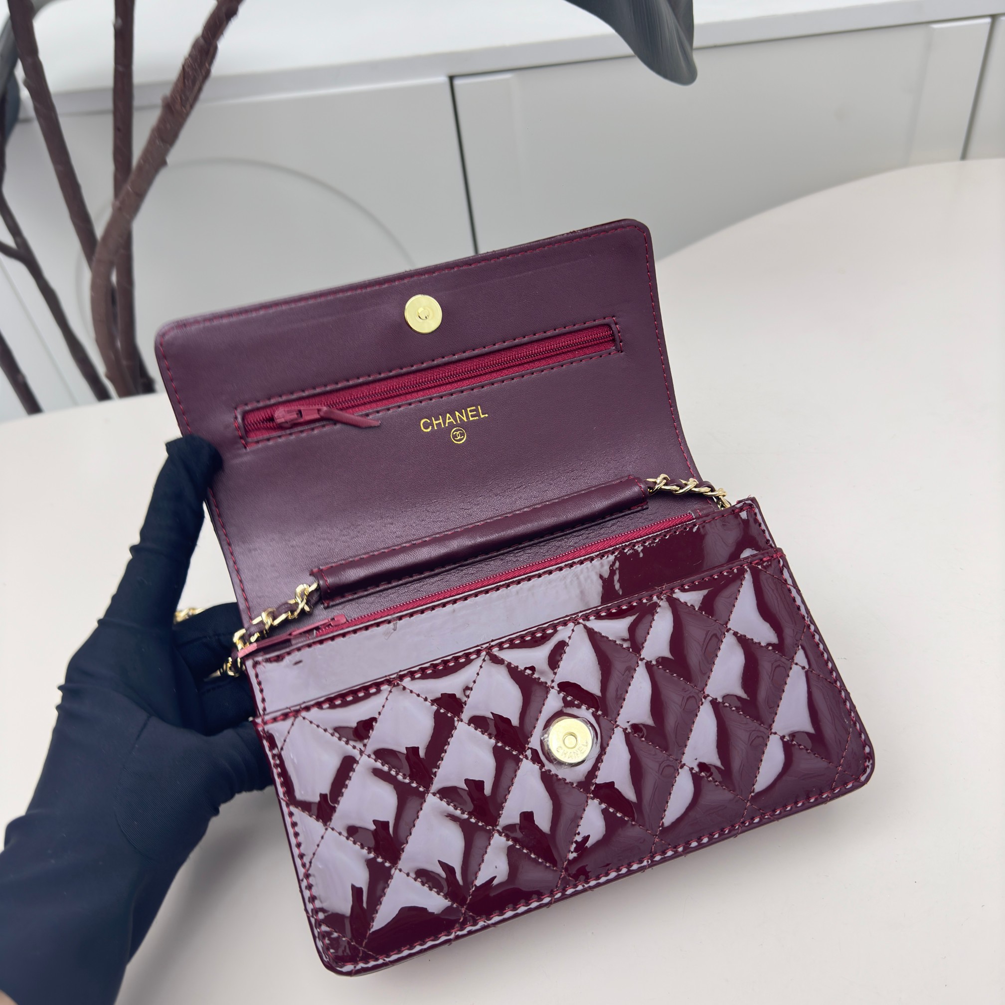 CHANEL 原單亮面酒紅鏈條WOC包 漆皮菱格翻蓋小包｜歐美奢侈品精品推薦