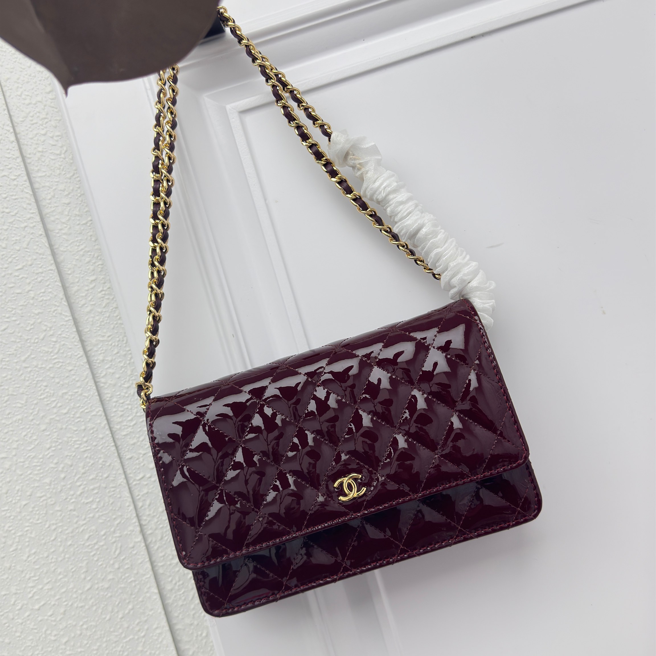 CHANEL 原單亮面酒紅鏈條WOC包 漆皮菱格翻蓋小包｜歐美奢侈品精品推薦