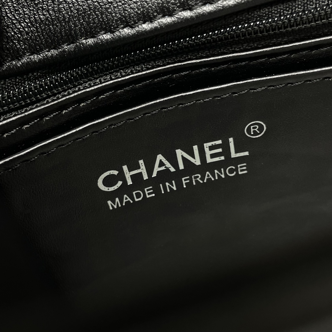 CHANEL 高仿全黑鏈條迷你翻蓋包 黑色小羊皮肩背斜背包｜歐美奢侈品精品推薦