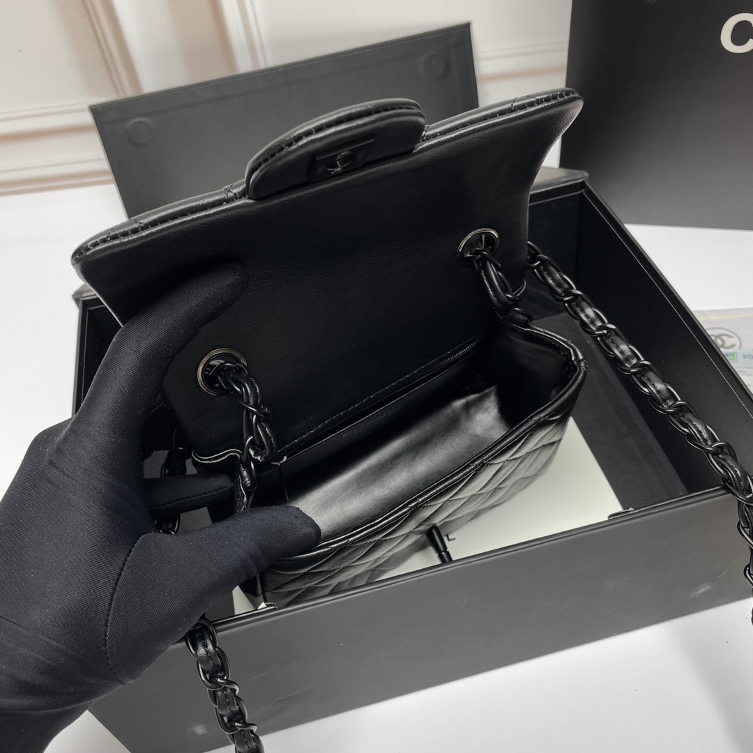 CHANEL 高仿全黑鏈條迷你翻蓋包 黑色小羊皮肩背斜背包｜歐美奢侈品精品推薦