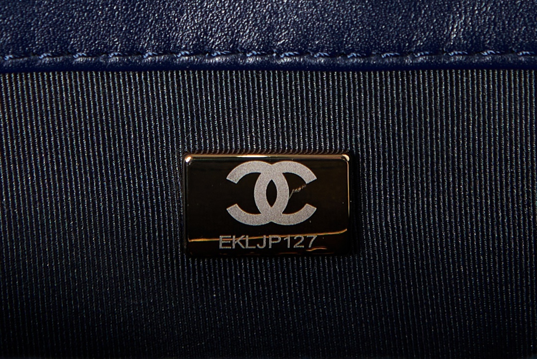 CHANEL 高仿 19 系列深藍牛仔菱格鏈條包 休閒百搭款｜歐美奢侈品精品推薦