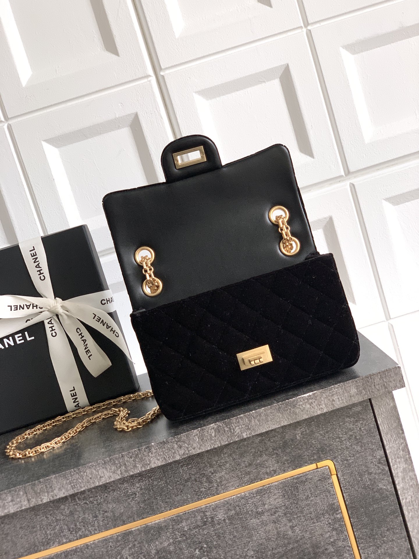 CHANEL A貨 黑色天鵝絨小型菱格鏈條包 低調經典款｜歐美奢侈品精品推薦