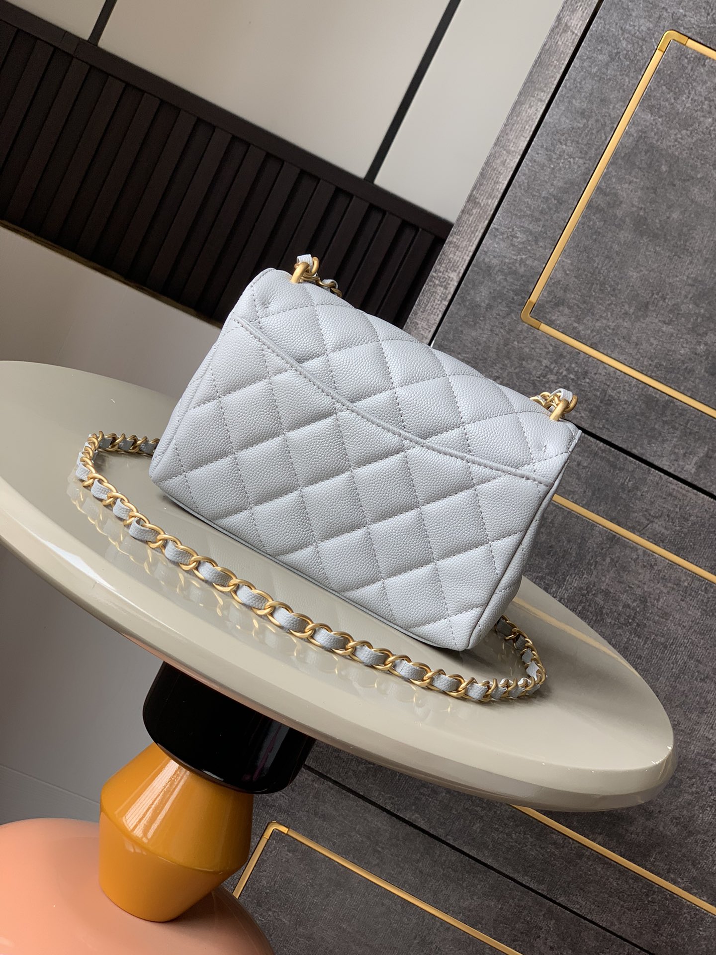 CHANEL 高仿淺藍色迷你鏈條包 清新俏麗款｜歐美奢侈品精品推薦