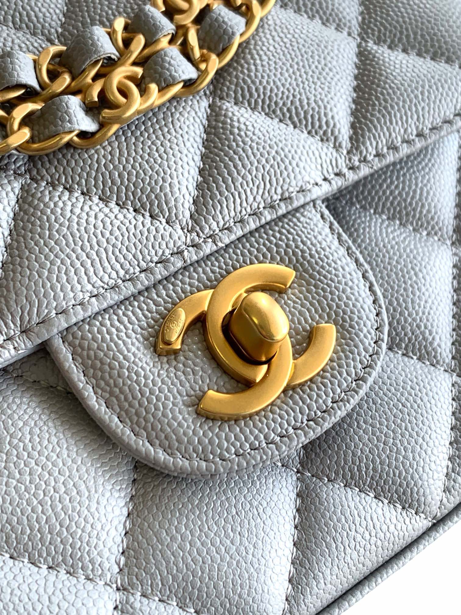 CHANEL 高仿淺藍色迷你鏈條包 清新俏麗款｜歐美奢侈品精品推薦