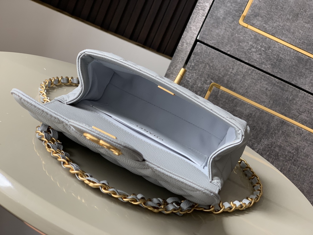 CHANEL 高仿淺藍色迷你鏈條包 清新俏麗款｜歐美奢侈品精品推薦