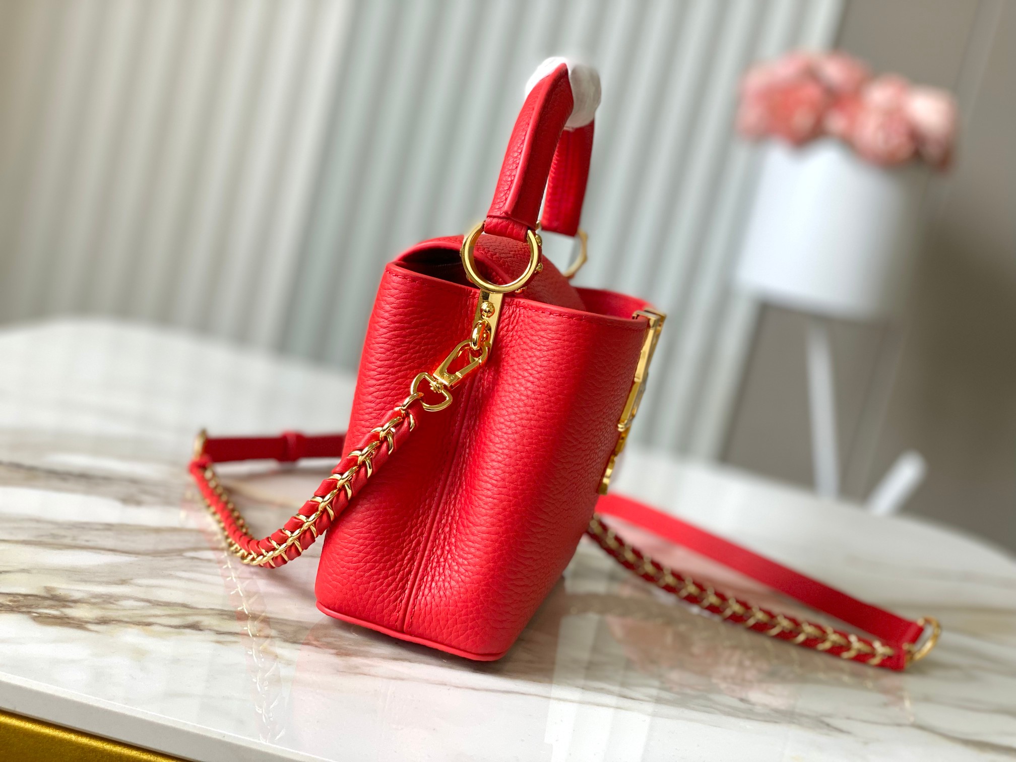 LV原單M13250Capucines紅色櫻桃女款手提包俏麗奢華設計｜歐美奢侈品精品推薦