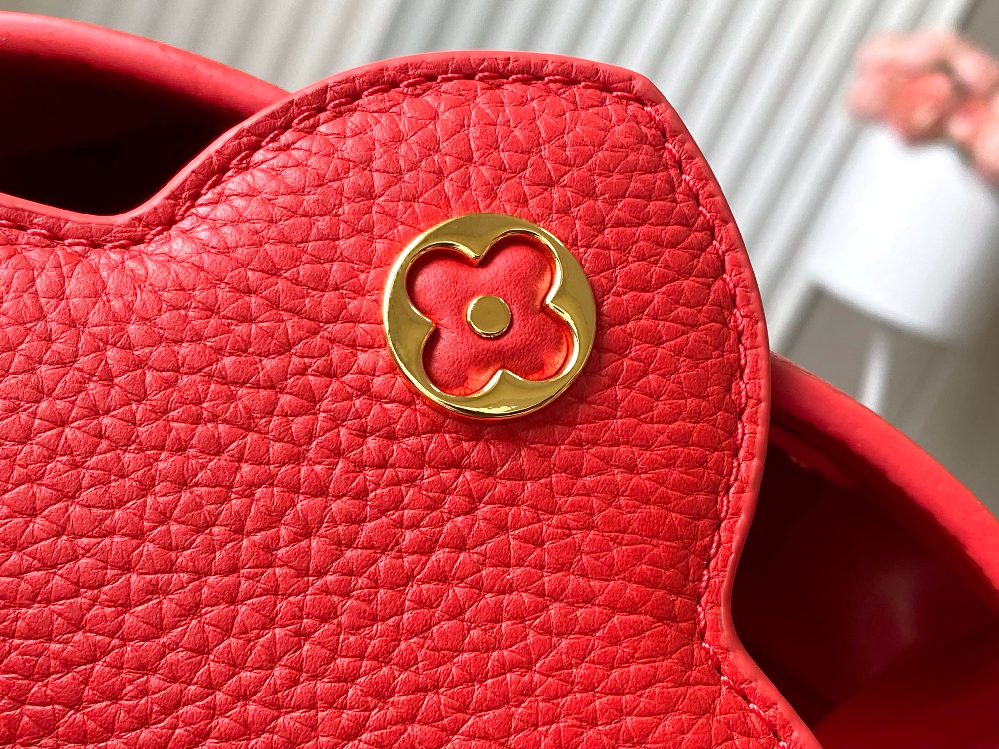 LV原單M13250Capucines紅色櫻桃女款手提包俏麗奢華設計｜歐美奢侈品精品推薦