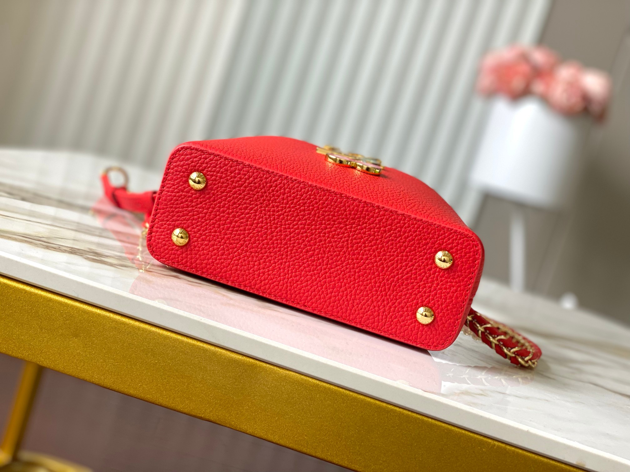 LV原單M13250Capucines紅色櫻桃女款手提包俏麗奢華設計｜歐美奢侈品精品推薦