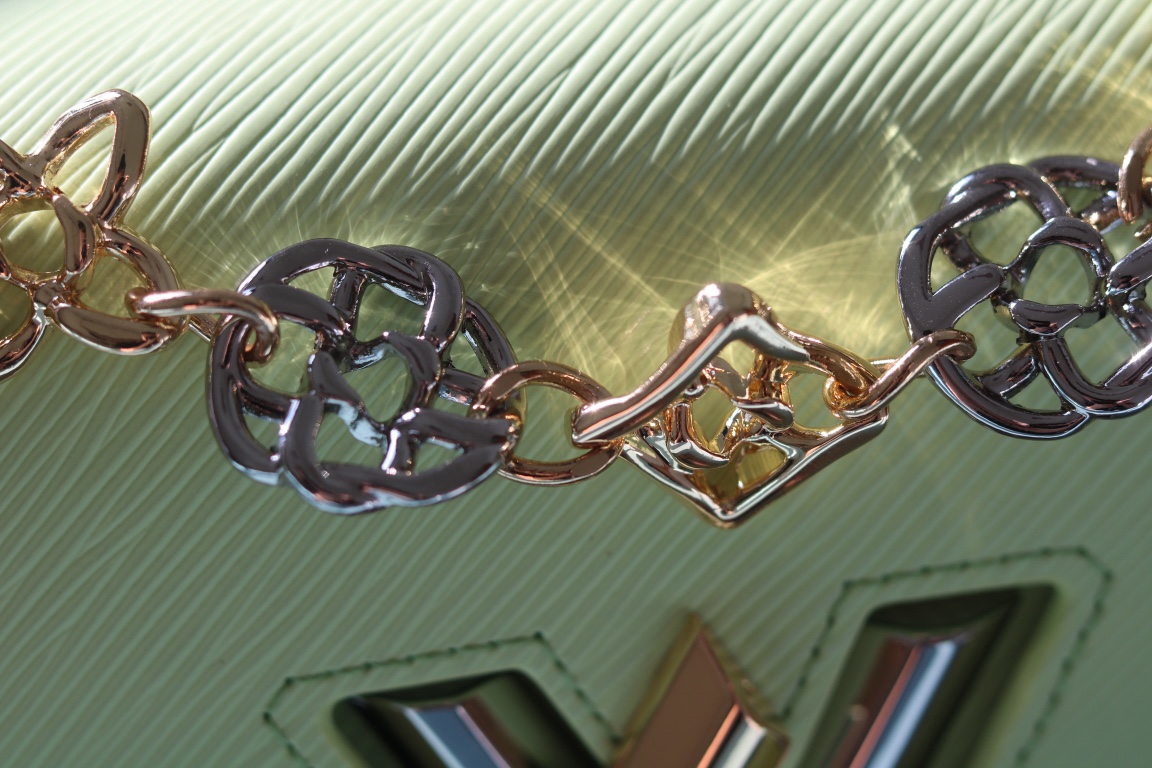 LV一比一Twist 22773綠色Epi壓紋女款肩背包精品鏈條設計｜歐美奢侈品精品推薦