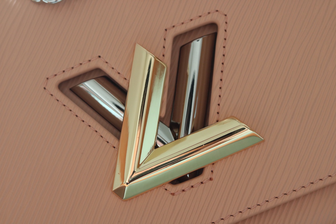 LV原單Twist 22774粉膚色Epi壓紋女款肩背包精品鏈條設計|超A仿原單精品圖片 11 LV原單Twist 22774粉膚色Epi壓紋女款肩背包精品鏈條設計|歐美奢侈品精品推薦