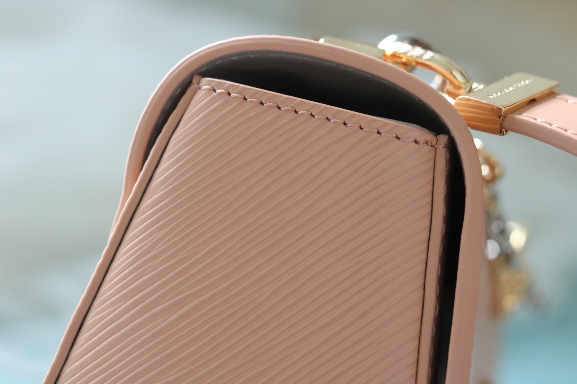 LV原單Twist 22774粉膚色Epi壓紋女款肩背包精品鏈條設計|超A仿原單精品圖片 10 LV原單Twist 22774粉膚色Epi壓紋女款肩背包精品鏈條設計|歐美奢侈品精品推薦