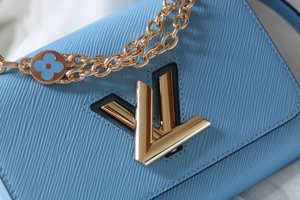 LV高仿Twist 22768藍色Epi壓紋女款肩背包精品鏈條肩帶|超A仿原單精品圖片 13 LV高仿Twist 22768藍色Epi壓紋女款肩背包精品鏈條肩帶|歐美奢侈品精品推薦
