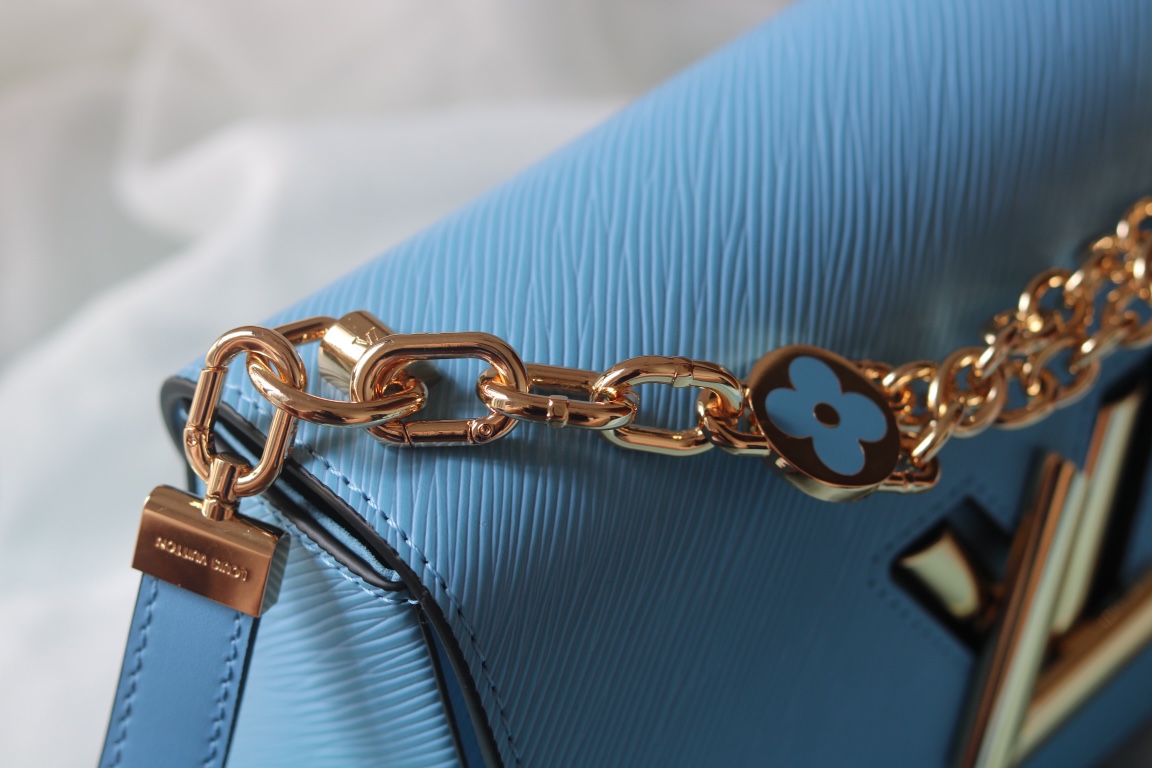 LV高仿Twist 22768藍色Epi壓紋女款肩背包精品鏈條肩帶|超A仿原單精品圖片 12 LV高仿Twist 22768藍色Epi壓紋女款肩背包精品鏈條肩帶|歐美奢侈品精品推薦