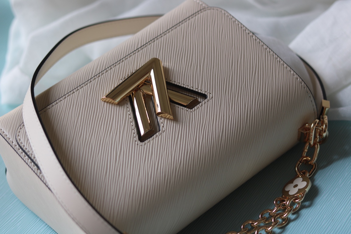 LV一比一Twist 22768米白色Epi壓紋女款肩背包精品鏈條肩帶|超A仿原單精品圖片 12 LV一比一Twist 22768米白色Epi壓紋女款肩背包精品鏈條肩帶|歐美奢侈品精品推薦