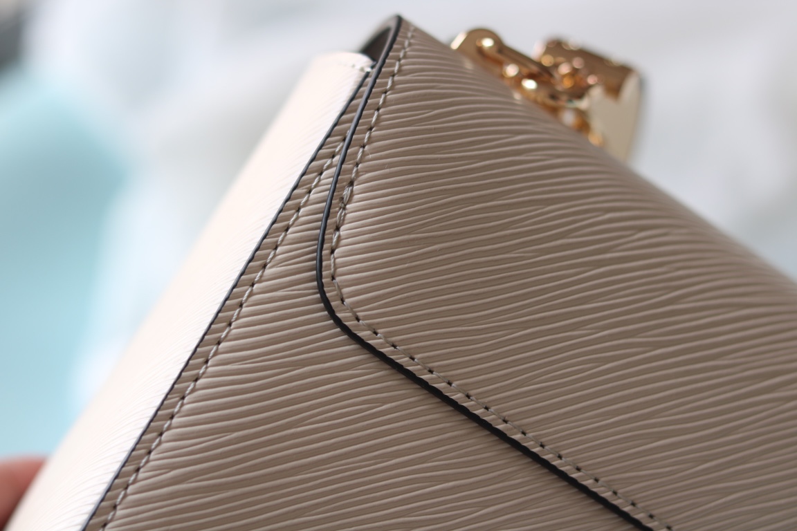 LV一比一Twist 22768米白色Epi壓紋女款肩背包精品鏈條肩帶|超A仿原單精品圖片 11 LV一比一Twist 22768米白色Epi壓紋女款肩背包精品鏈條肩帶|歐美奢侈品精品推薦