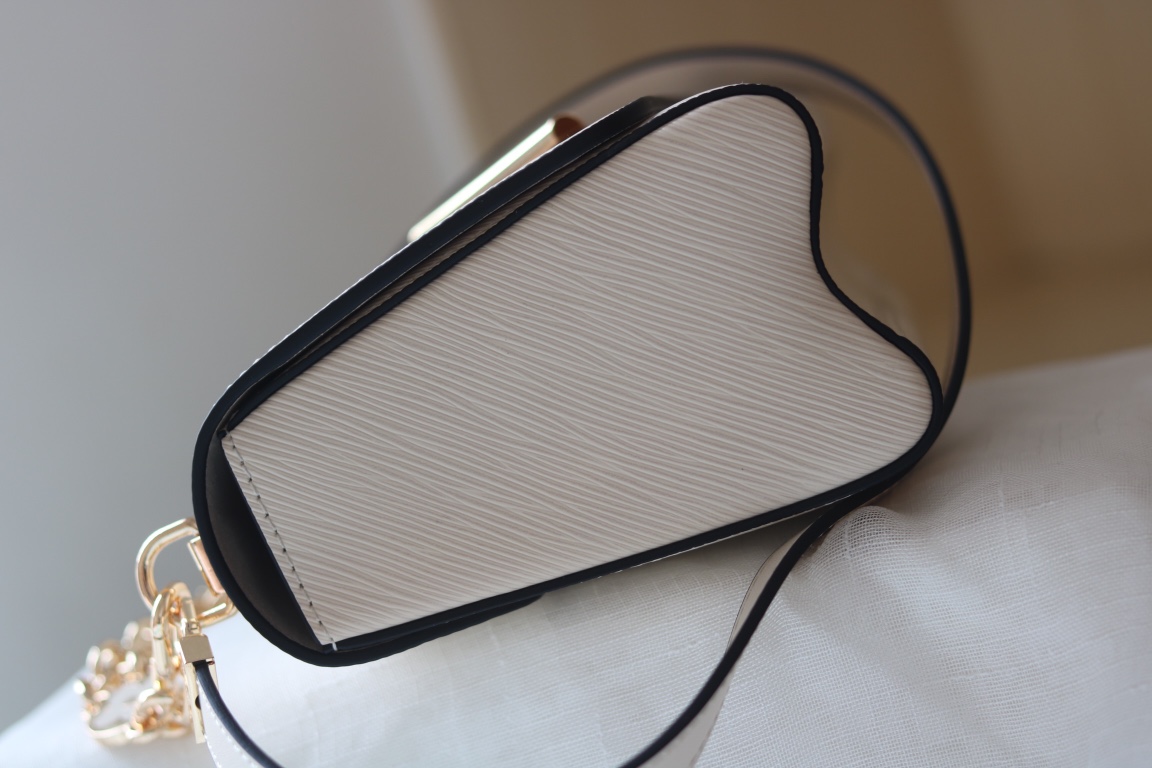 LV一比一Twist 22768米白色Epi壓紋女款肩背包精品鏈條肩帶|超A仿原單精品圖片 8 LV一比一Twist 22768米白色Epi壓紋女款肩背包精品鏈條肩帶|歐美奢侈品精品推薦