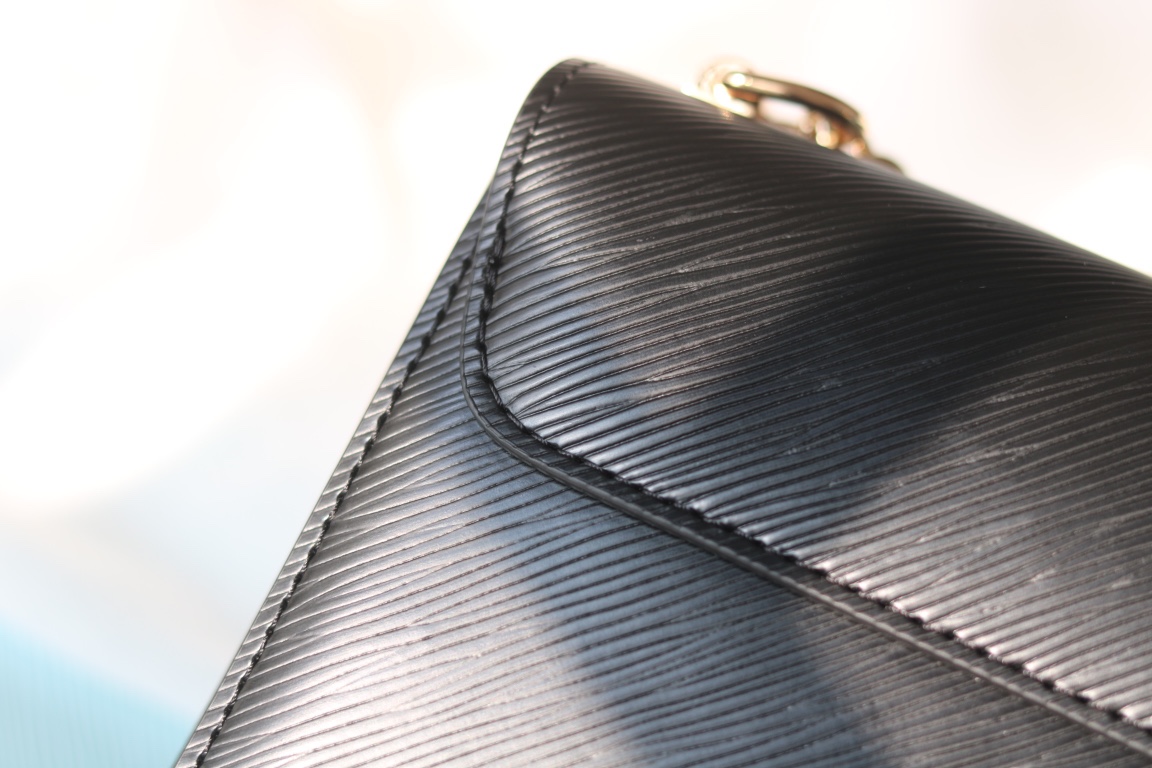 LV高仿Twist 59402黑色Epi壓紋鏈條肩背包經典百搭款|超A仿原單精品圖片 11 LV高仿Twist 59402黑色Epi壓紋鏈條肩背包經典百搭款|歐美奢侈品精品推薦