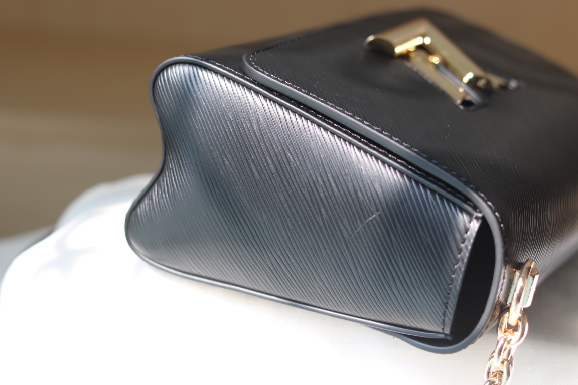 LV高仿Twist 59402黑色Epi壓紋鏈條肩背包經典百搭款|超A仿原單精品圖片 8 LV高仿Twist 59402黑色Epi壓紋鏈條肩背包經典百搭款|歐美奢侈品精品推薦