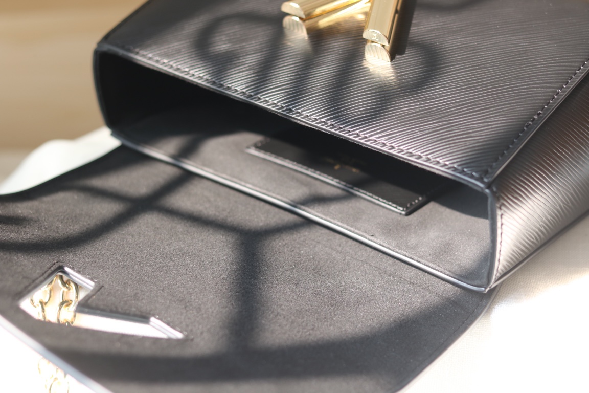 LV高仿Twist 59402黑色Epi壓紋鏈條肩背包經典百搭款|超A仿原單精品圖片 7 LV高仿Twist 59402黑色Epi壓紋鏈條肩背包經典百搭款|歐美奢侈品精品推薦