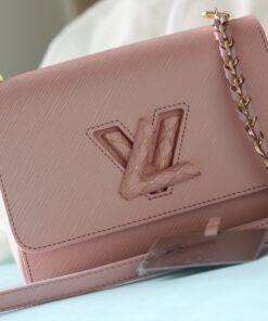 LV一比一Twist 23267粉色Epi皮革幾何扣鏈條包甜美高級款