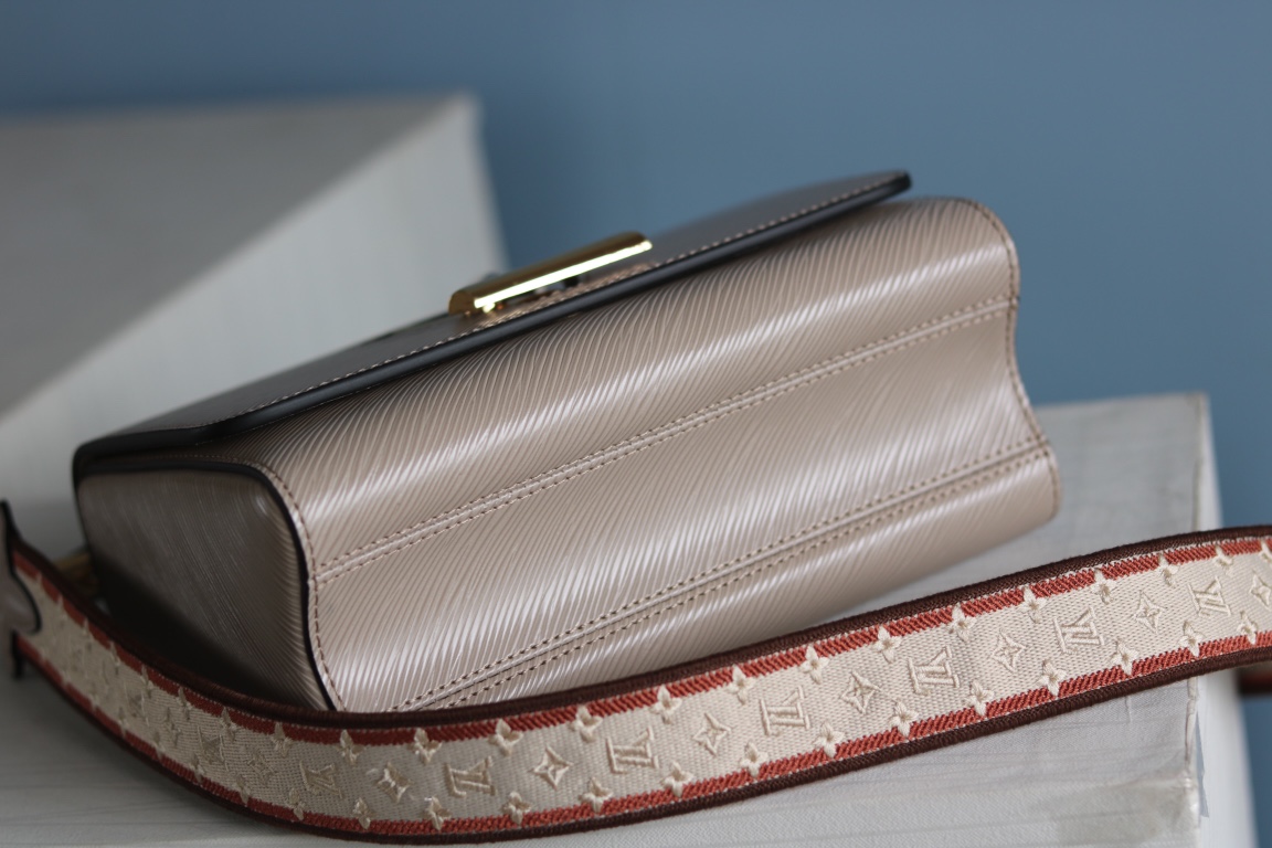 LV高仿Twist 50352灰色Epi皮革寬肩帶包時尚百搭款｜歐美奢侈品精品推薦