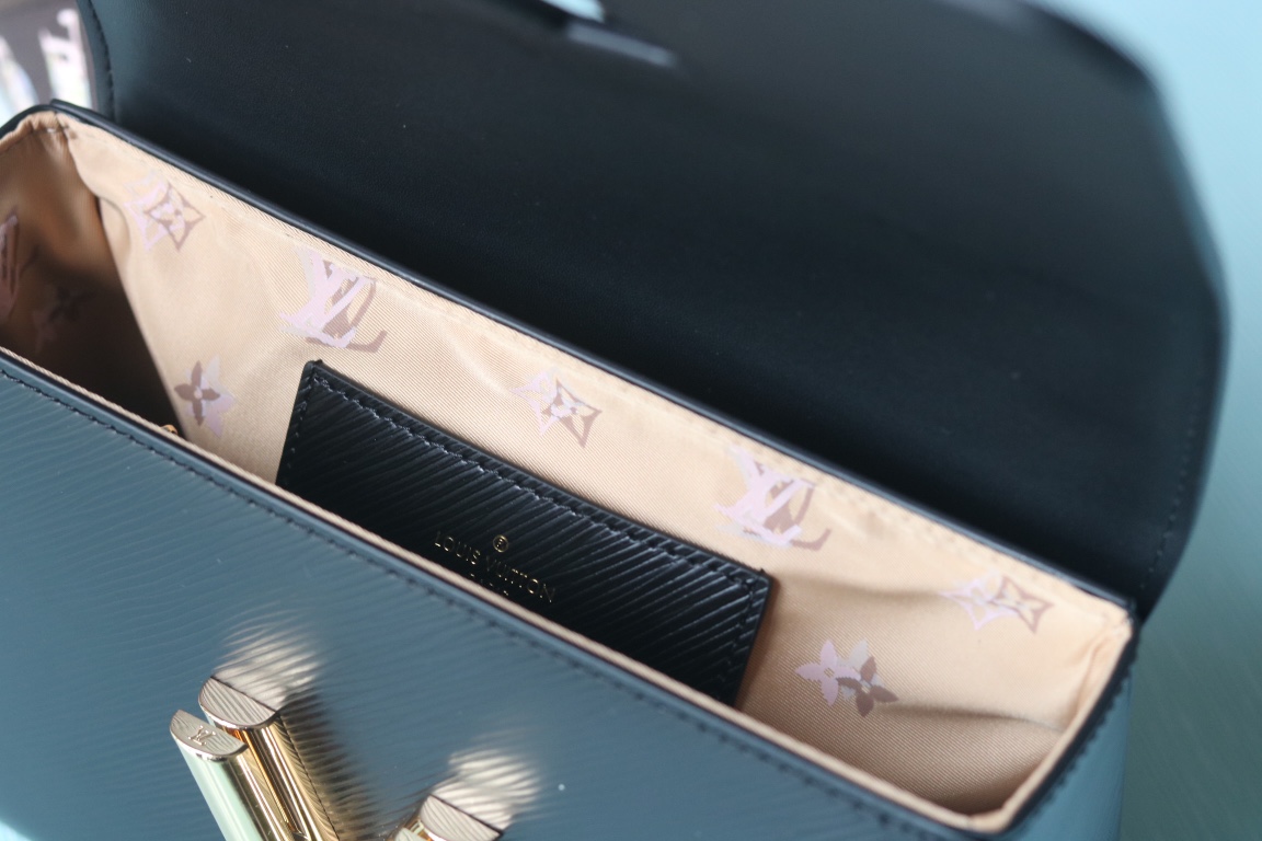 LV一比一Twist 50398黑色Epi皮革寬肩帶刺繡花朵包|超A仿原單精品圖片 7 LV一比一Twist 50398黑色Epi皮革寬肩帶刺繡花朵包|歐美奢侈品精品推薦