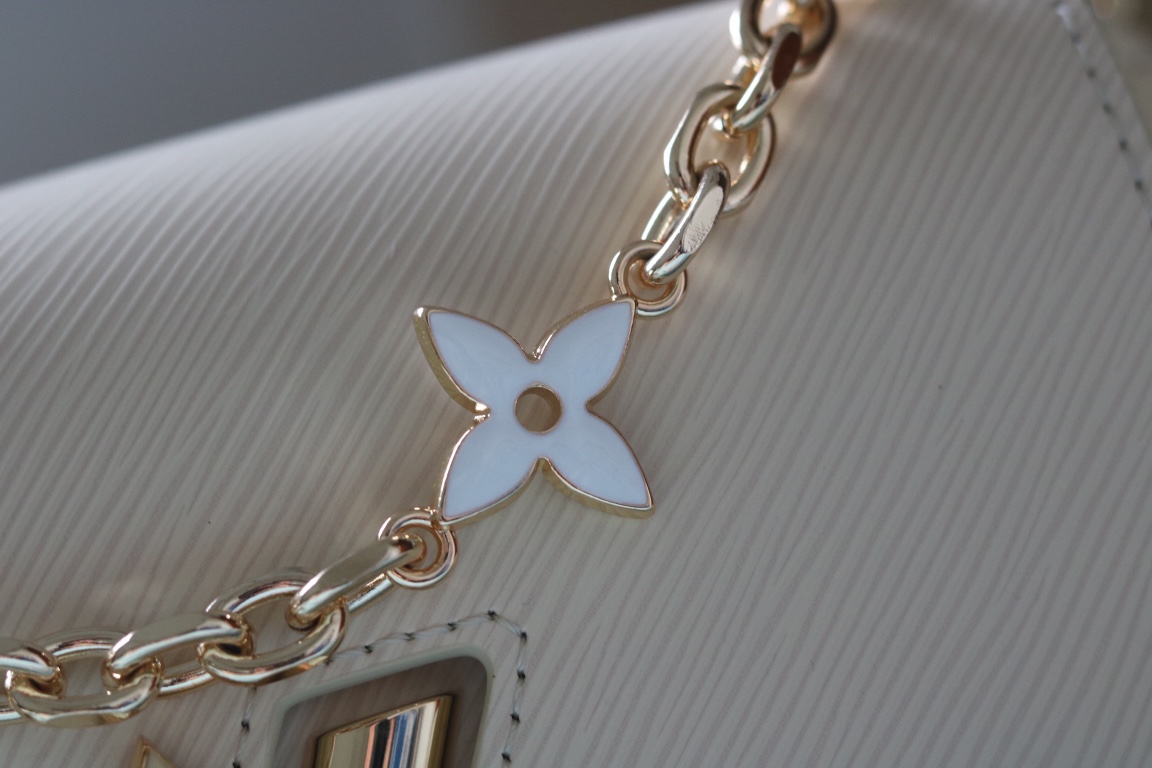 LV原單Twist 23390米白Epi皮革寬肩帶刺繡花朵包|超A仿原單精品圖片 11 LV原單Twist 23390米白Epi皮革寬肩帶刺繡花朵包|歐美奢侈品精品推薦