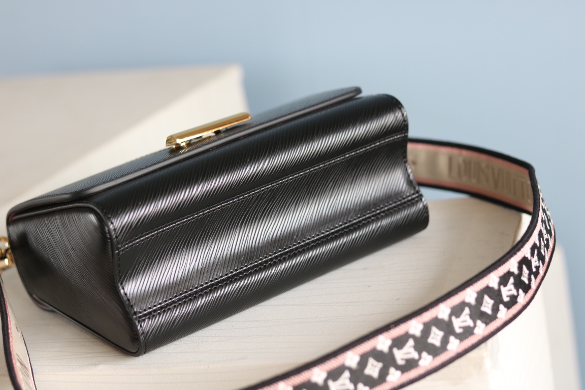 LV高仿Twist 57063黑色Epi皮革寬肩帶粉黑拼色包｜歐美奢侈品精品推薦